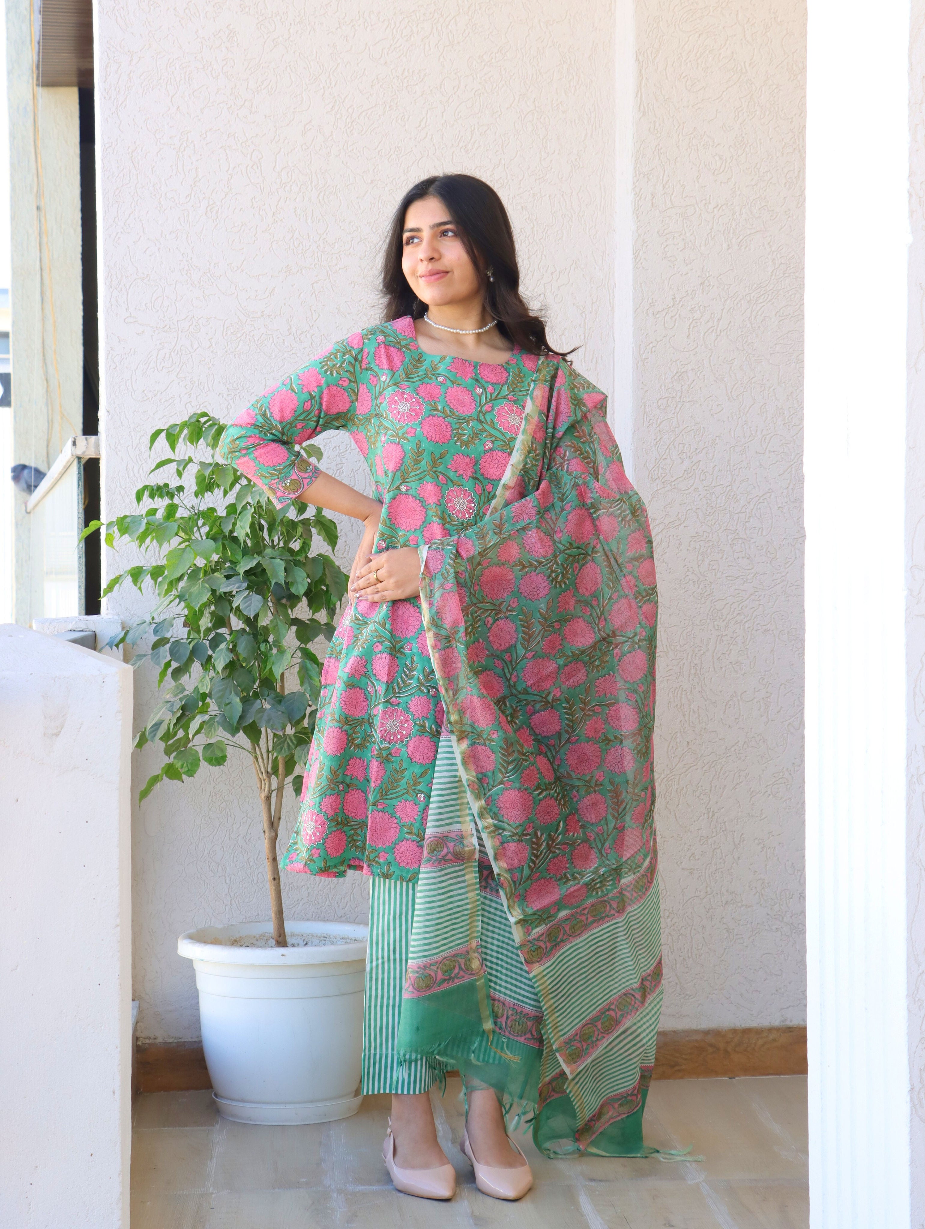 Pink Chrysanthemum A-Line Kurta Set with Side Slits