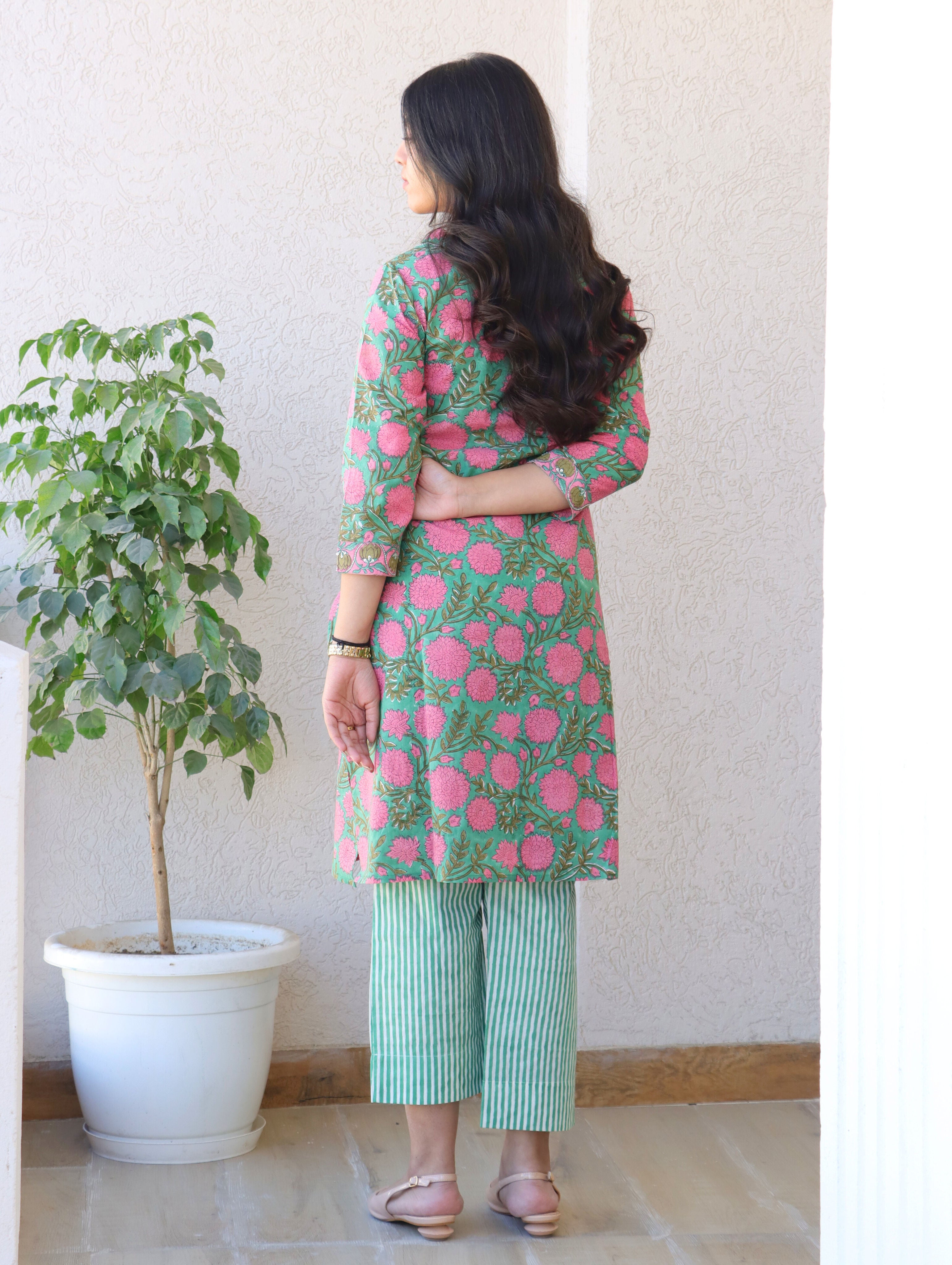 Pink Chrysanthemum A-Line Kurta Set with Side Slits